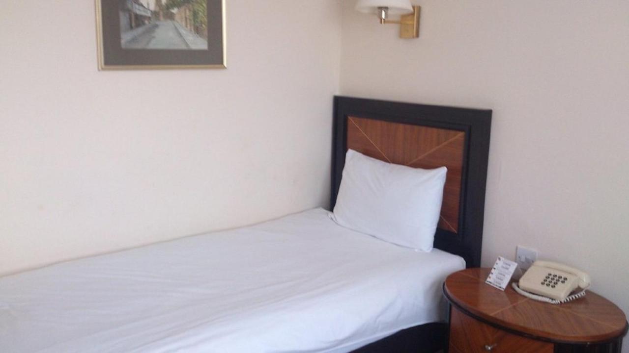 Coventry Hill Hotel Buitenkant foto